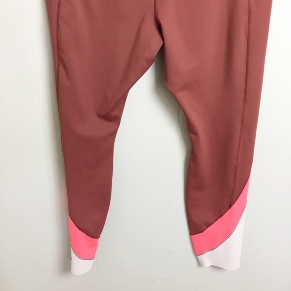 Brooks Run Happy 7/8 Tight Pants Size XL Pockets NWOT Gym - Picture 9 of 9